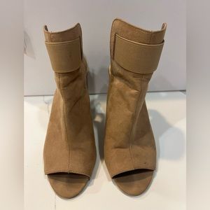Tan light suede-like open toe shoes